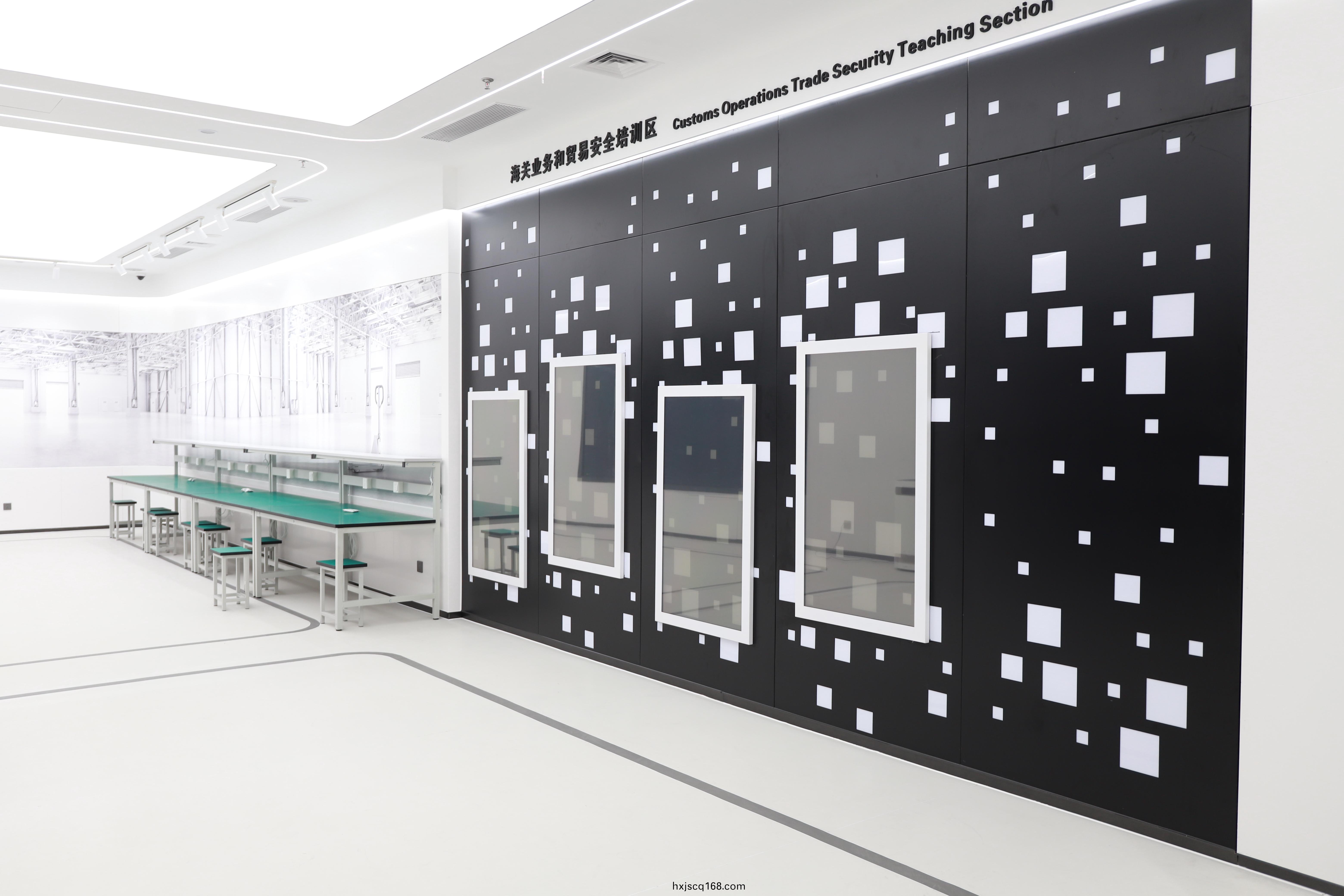 實景培(pei)訓(xun)區(qu)及(ji)配套(tao)教(jiao)學(xue)區(qu) (1).JPG