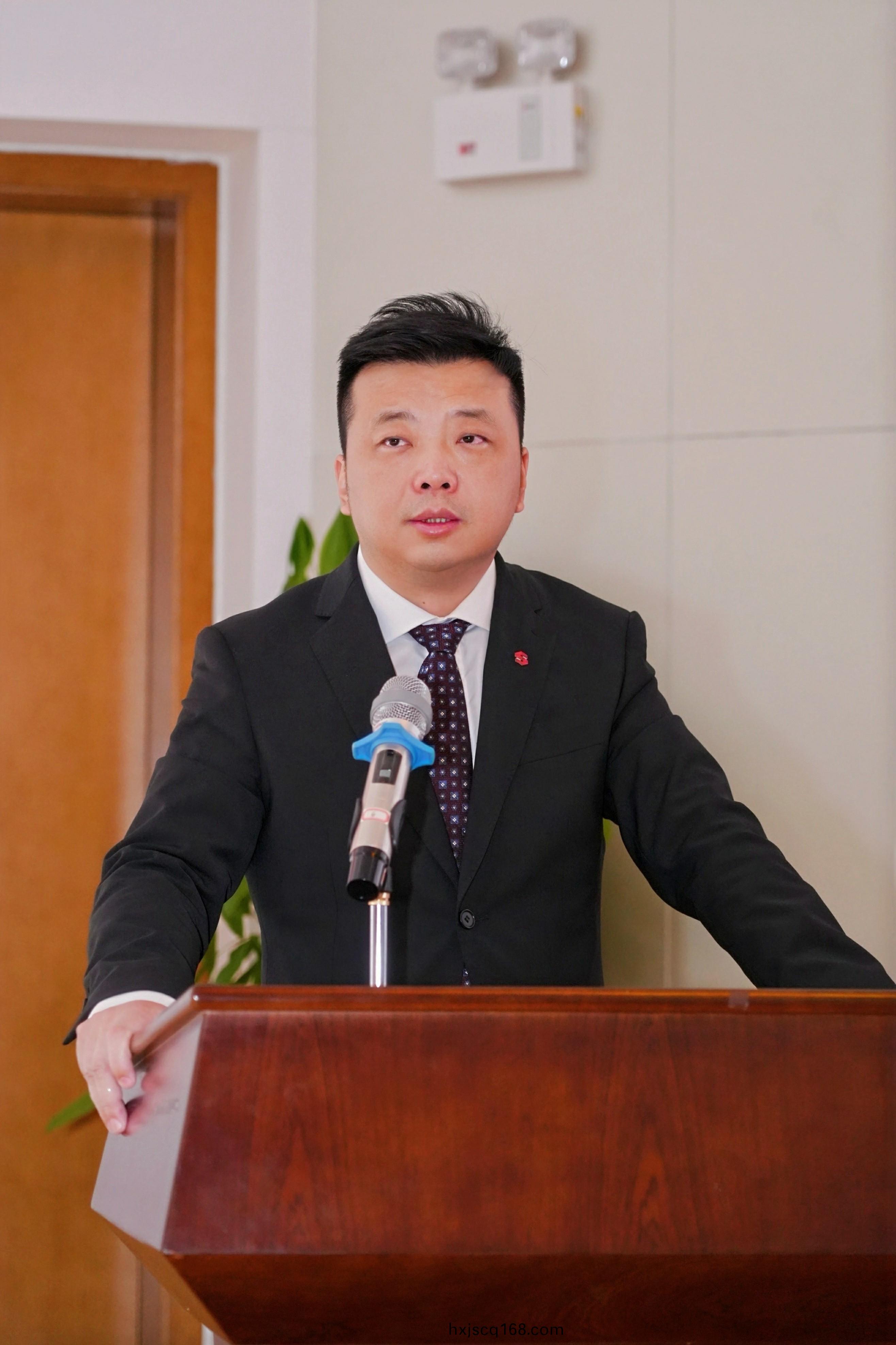 龔董(dong)(新(xin)).jpg 龔董(新).jpg