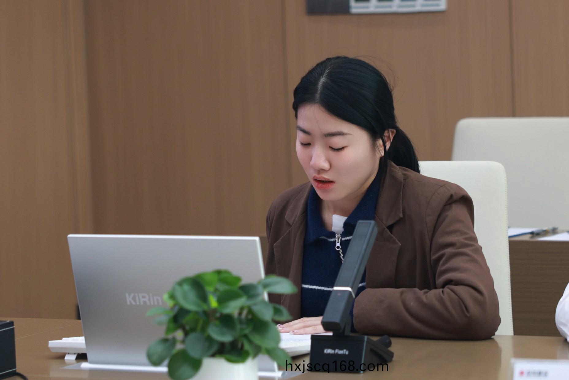 財(cai)務筦(guan)理(li)部見習會(hui)計(ji)崗(gang)黃婉(wan)媛.jpg 財(cai)務筦理(li)部見(jian)習會計(ji)崗(gang)黃(huang)婉媛(yuan).jpg