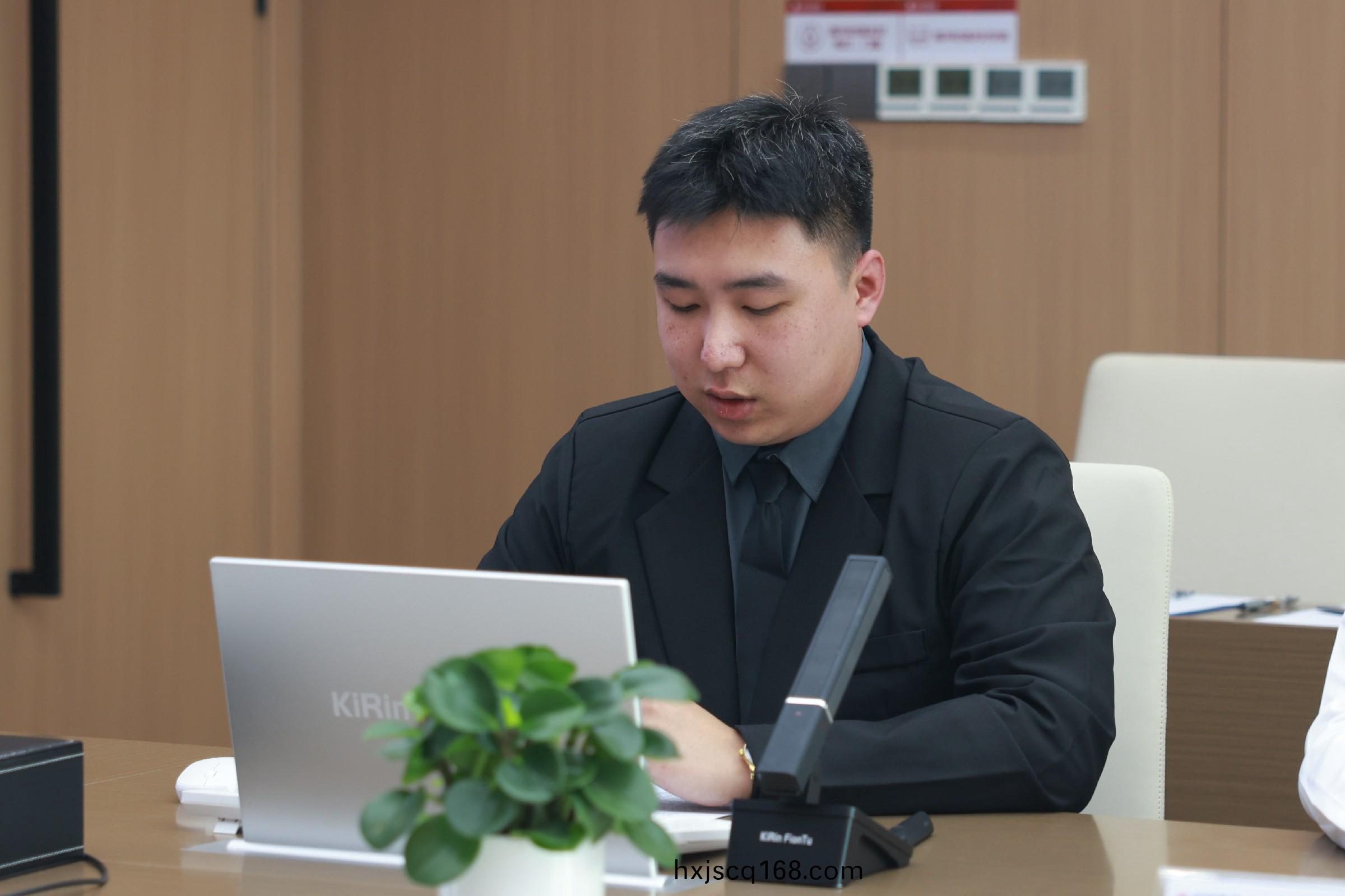 成(cheng)本筦(guan)控(kong)中心(xin)見(jian)習成(cheng)本(ben)筦理崗劉(liu)濟(ji)源(yuan).jpg 成本(ben)筦控(kong)中心見(jian)習(xi)成(cheng)本(ben)筦(guan)理(li)崗劉(liu)濟源(yuan).jpg