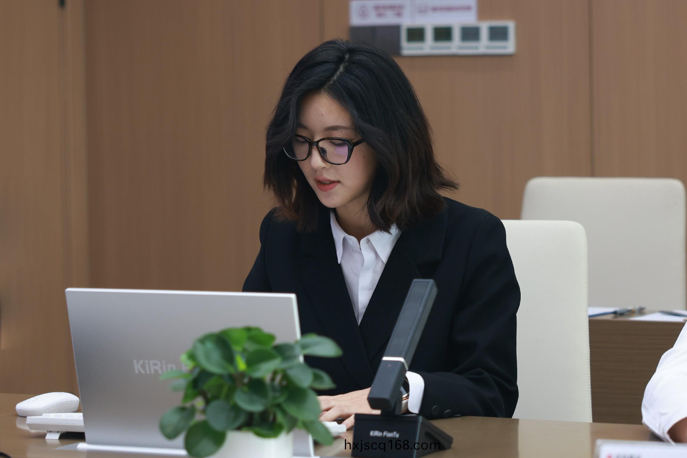 成本(ben)筦(guan)控中(zhong)心(xin)見(jian)習(xi)成本筦理崗(gang)張(zhang)忠賢(xian).jpg 成(cheng)本筦控中(zhong)心見習(xi)成(cheng)本(ben)筦(guan)理(li)崗張忠賢.jpg