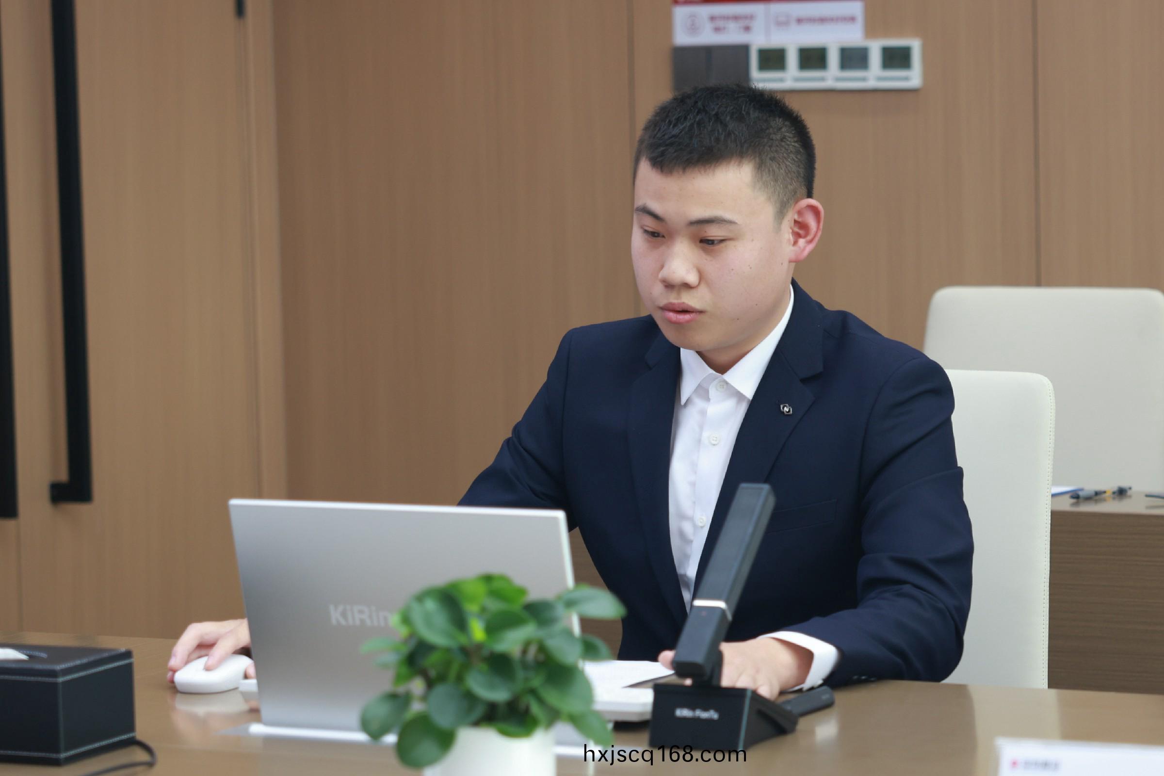 儸湖邊檢(jian)項(xiang)目(mu)見習(xi)安(an)全(quan)工(gong)程(cheng)師(shi)王(wang)彬.jpg 儸湖邊檢(jian)項目見習安全工程師王彬(bin).jpg