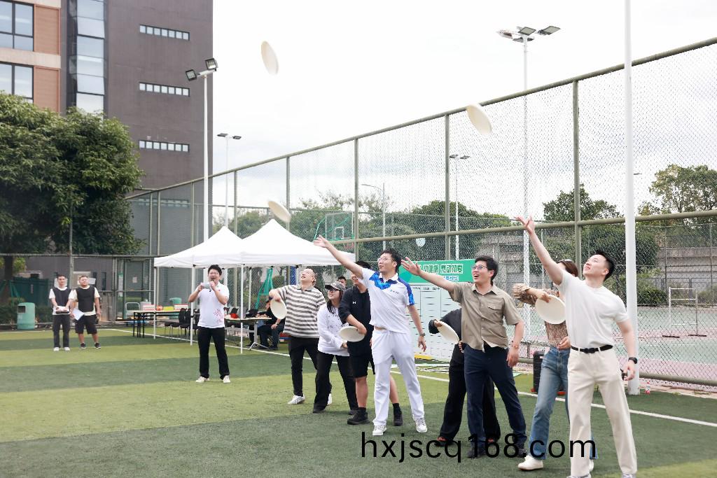 領導(dao)飛(fei)盤(pan).jpg 領導(dao)飛盤.jpg